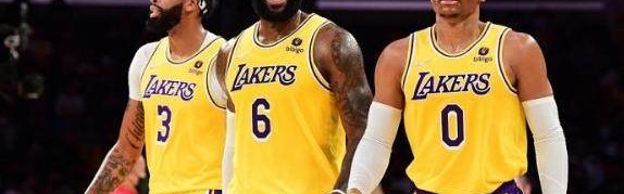 kaiyun正规平台-巨头合体磨合阵痛不可少 老詹：能解决问题是关键